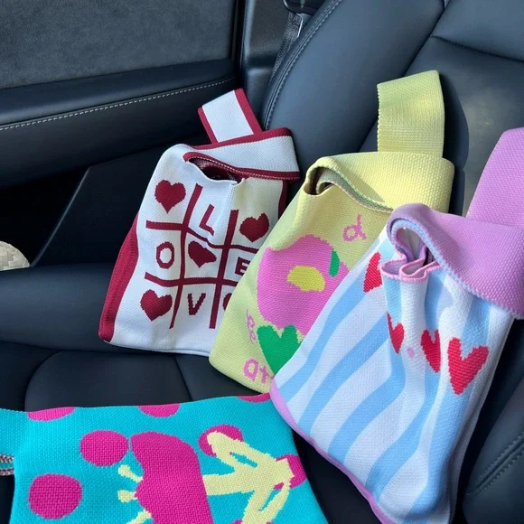 Mini tote style knit bag - Picture 2 of 5